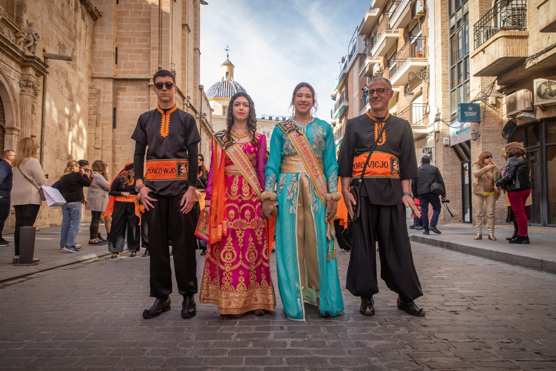 Las imágenes del desfile del Medio Año Festero en Orihuela