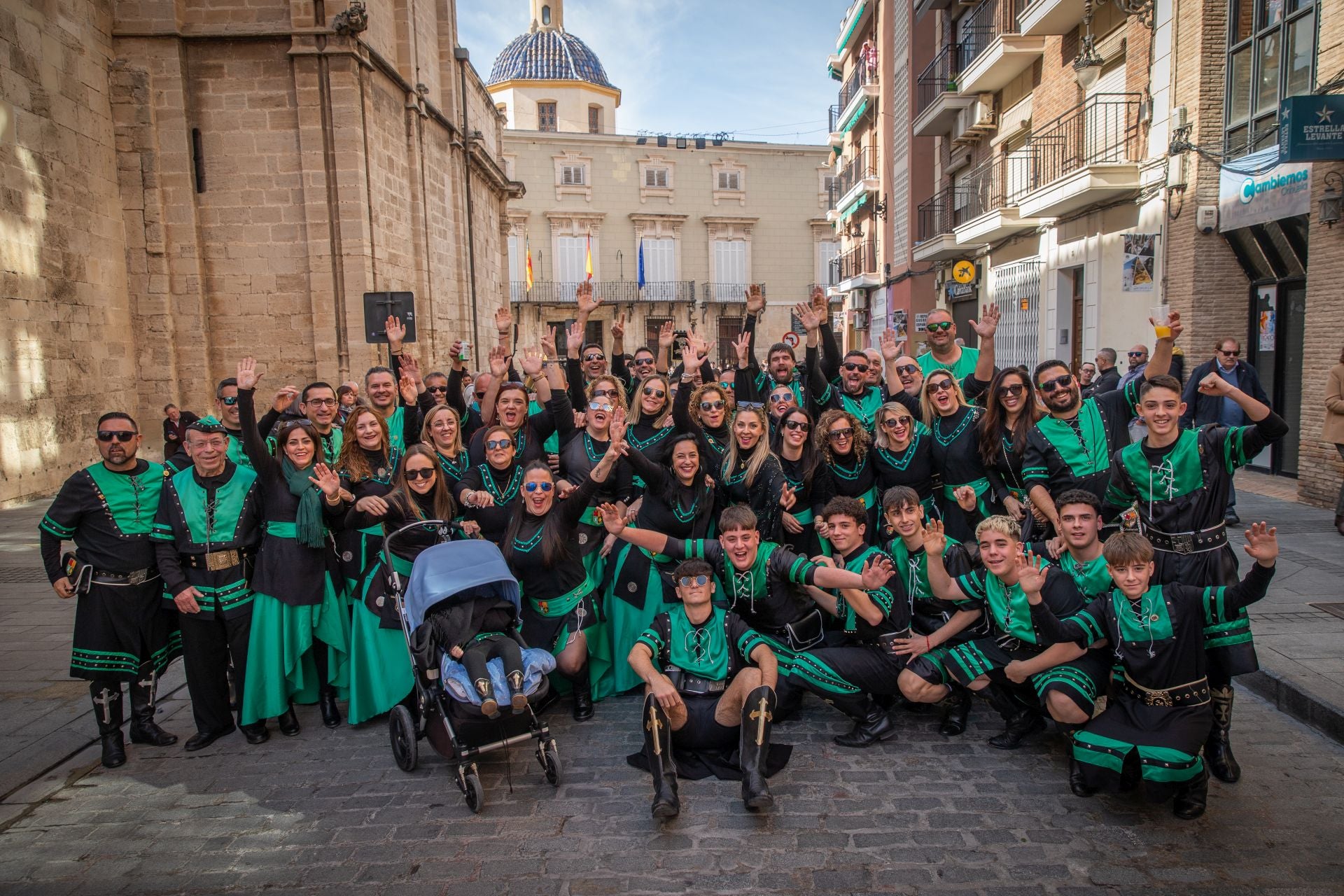 Las imágenes del desfile del Medio Año Festero en Orihuela