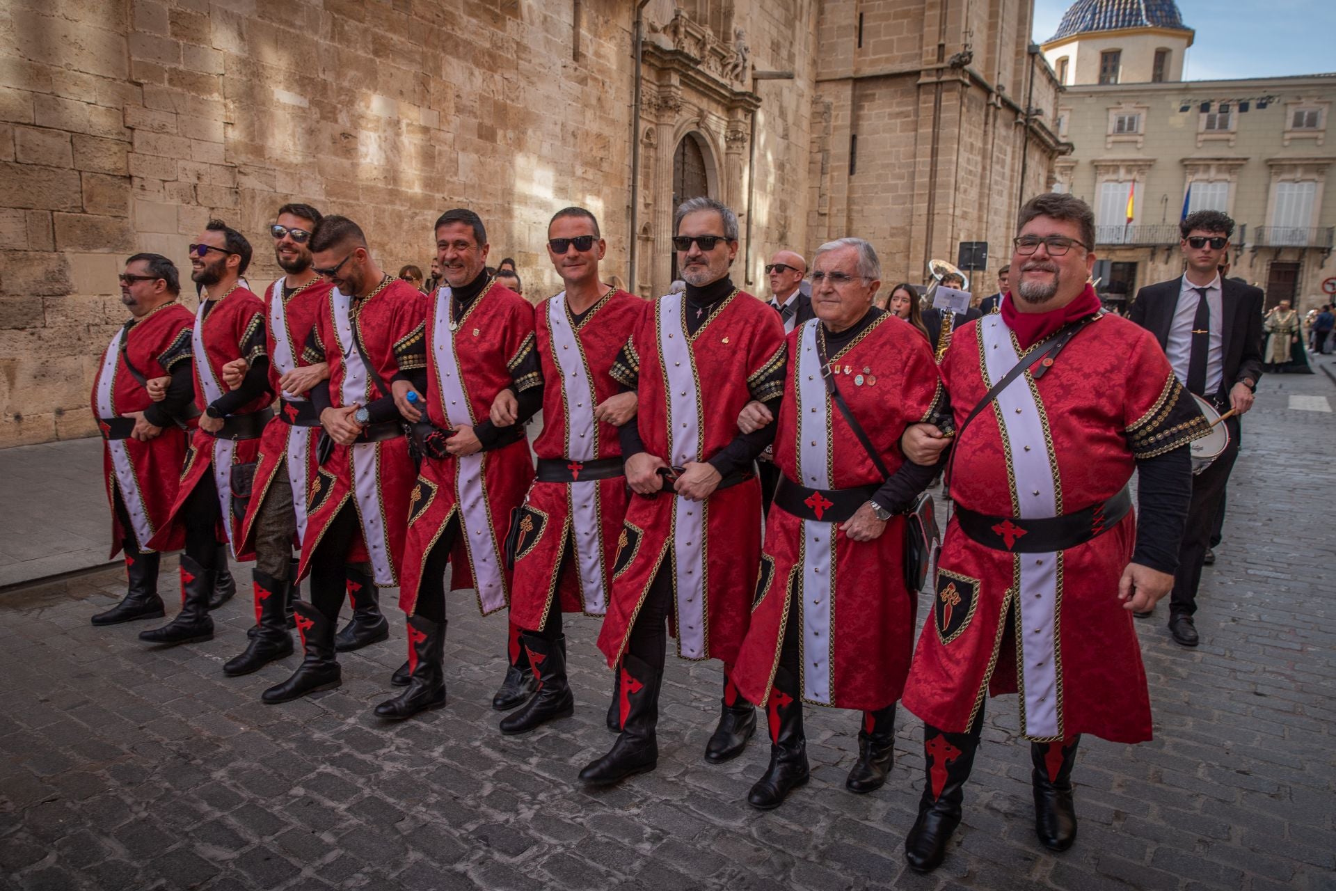 Las imágenes del desfile del Medio Año Festero en Orihuela