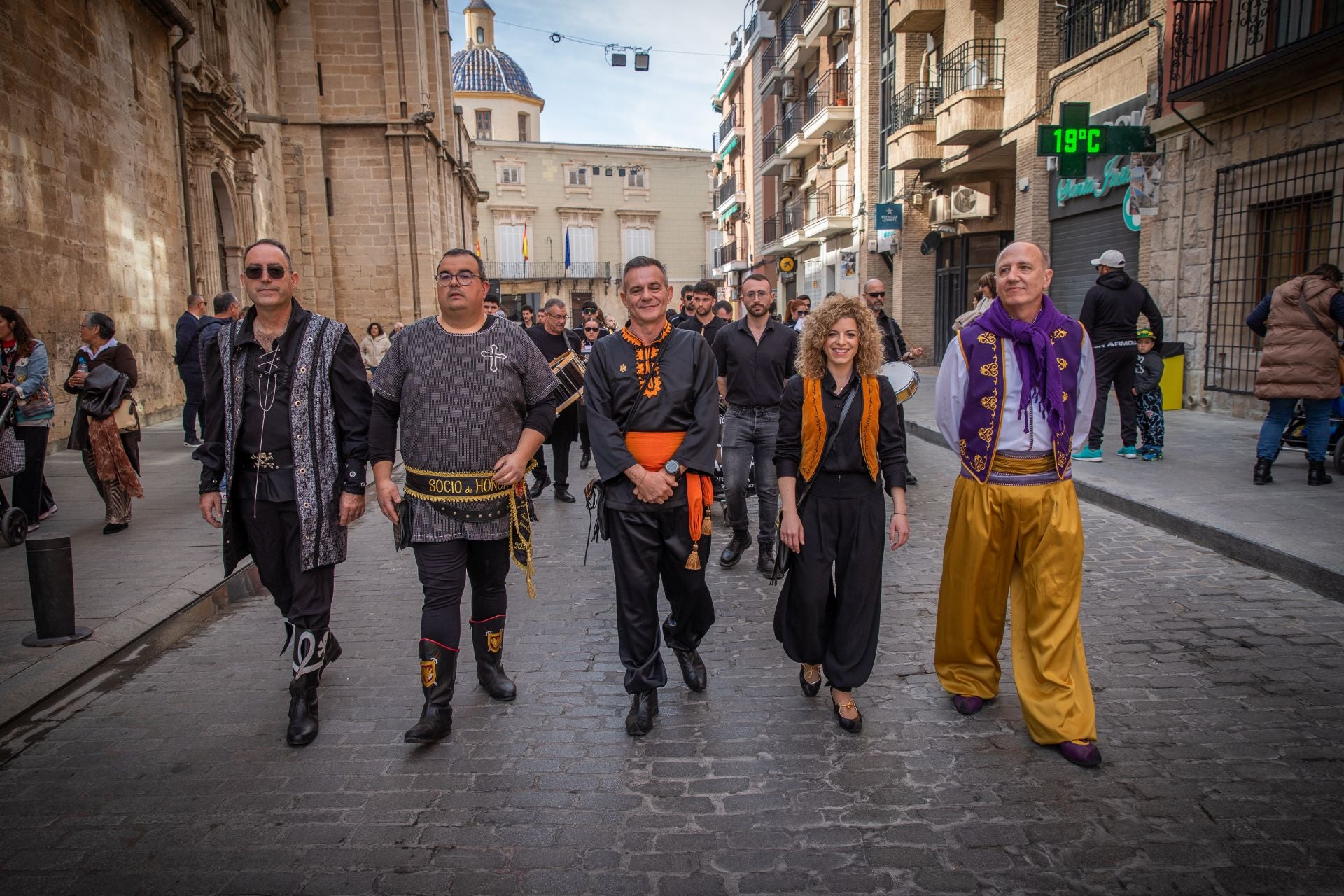 Las imágenes del desfile del Medio Año Festero en Orihuela