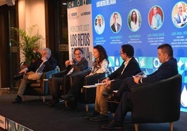 Jesús García, Carlos Menéndez, Ana Hernández, Juan Tomás García y José Ángel Pérez (Scrats), en la mesa redonda técnica.