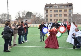 Acto de apertura de las I Olimpiadas Intercentros del IMAS en el campo de fútbol de Churra.