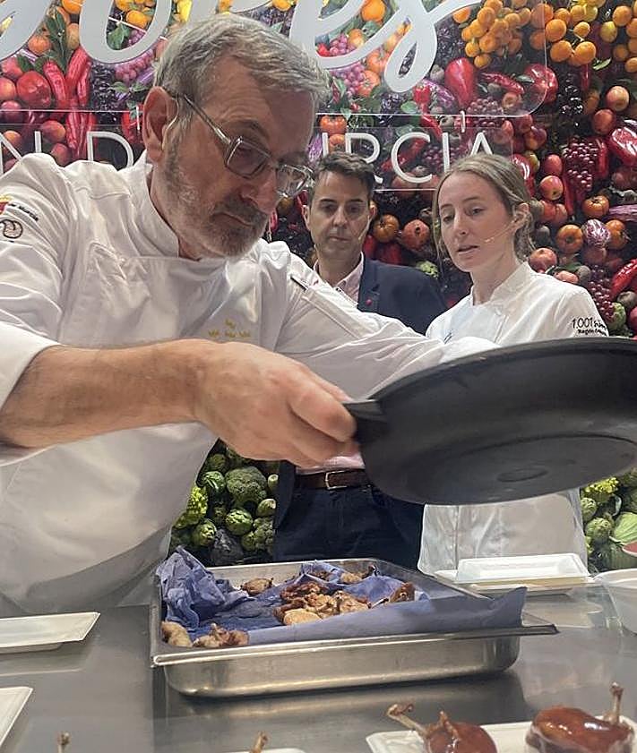 Imagen secundaria 2 - 1. Salvador Fernández, de Casa Borrego. 2. El cocinero Freddy Salmerón. 3. Fran Martínez, de Jota Ele.
