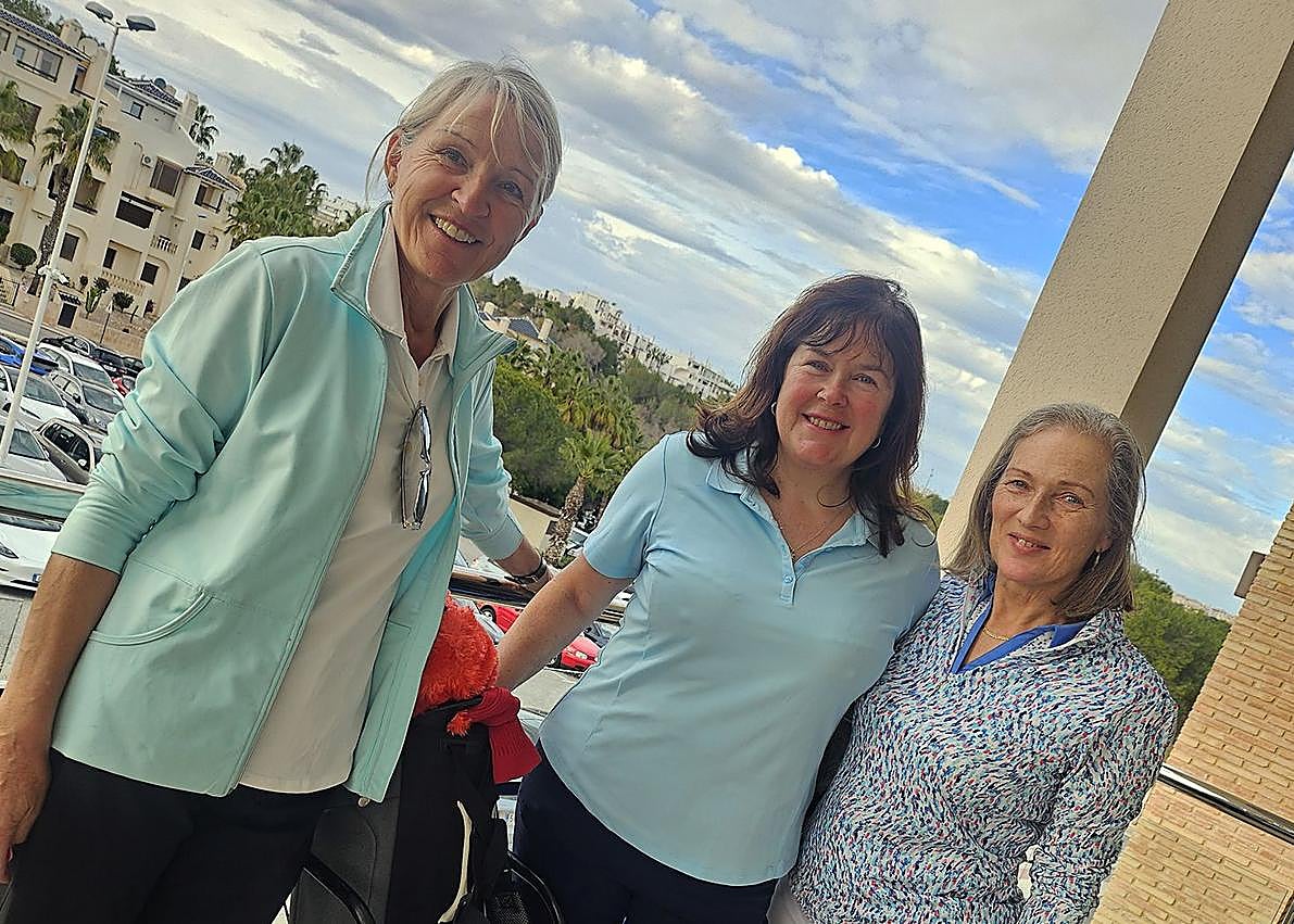 Imagen secundaria 1 - La 'partida bolita. Asunción Delgado celebrando su 'eagle'. Las irlandesas que dejaron atrás la tormenta Éowyn.