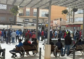 Participantes en la protesta este miércoles en Guardamar.