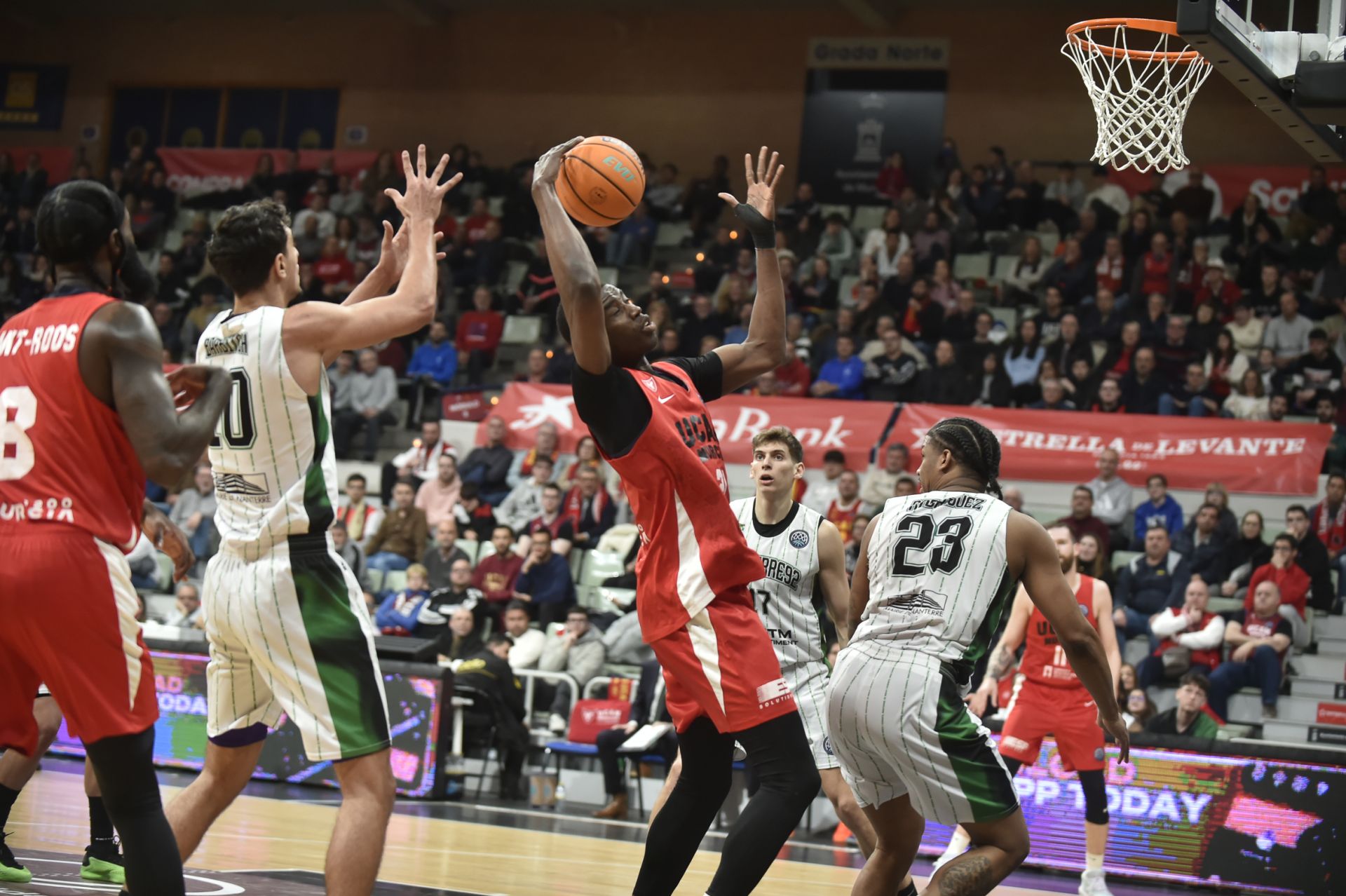 Las imágenes del UCAM-Nanterre (95-84)