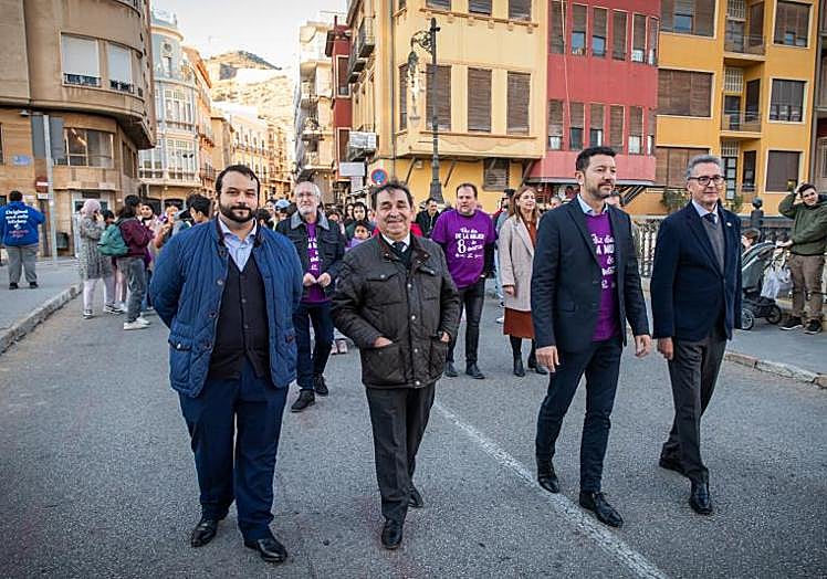 Manuel Mestre y Gonzalo Montoya, durante la marcha del 8M celebrada el año pasado.