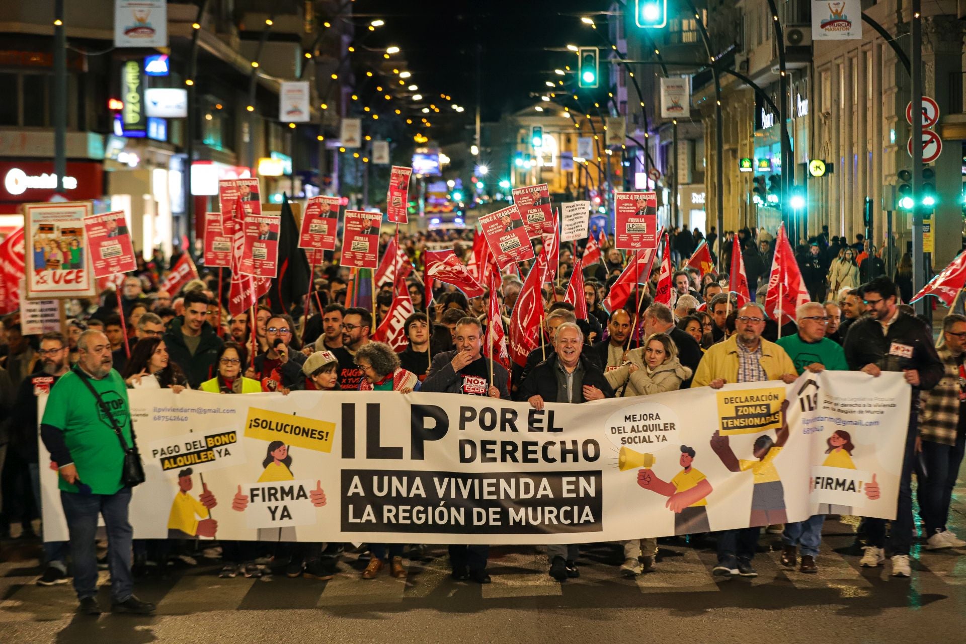 En imágenes, la marcha por la ILP por una vivienda digna