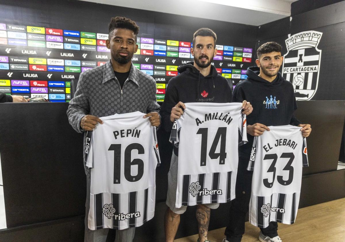 Pepín Machín, Álex Millán y El Jebari, ayer, en la presentación.