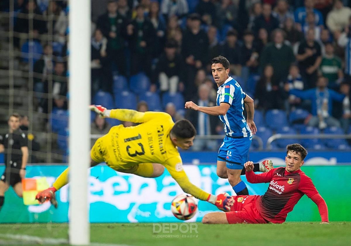 Davo, anotando un gol con el Deportivo de La Coruña la temporada pasada.