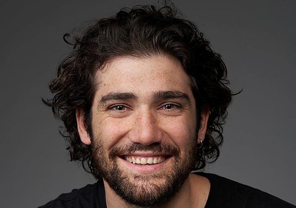 El madrileño Adrián Salzedo interpreta a Miguel Hernández.