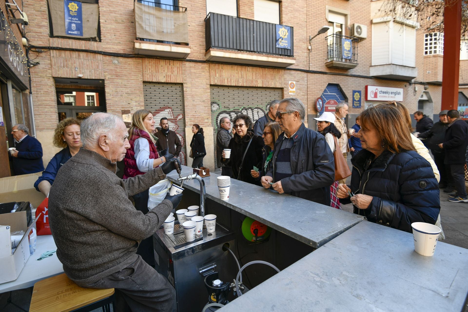 En imágenes, el cocido solidario en favor de la ELA celebrado en Murcia