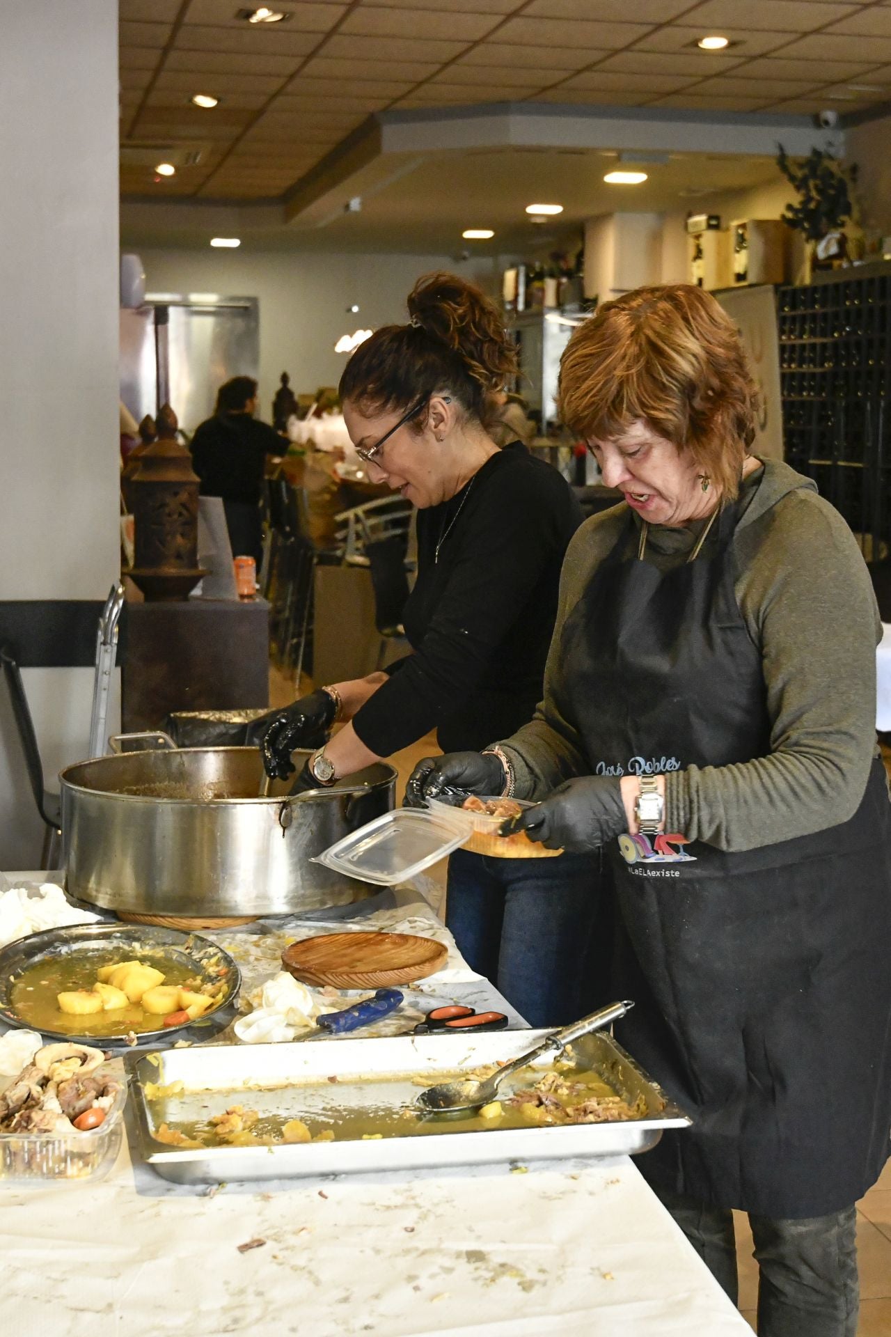 En imágenes, el cocido solidario en favor de la ELA celebrado en Murcia
