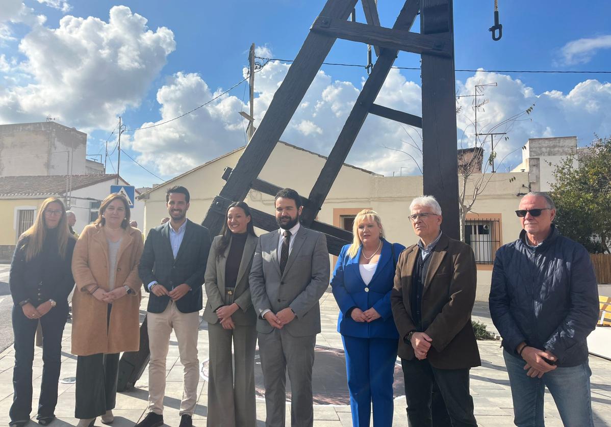 El castillete ha sido reinaugurado este lunes con presencia de la consejera de Turismo, Carmen Conesa, y el alcalde, Joaquín Zapata