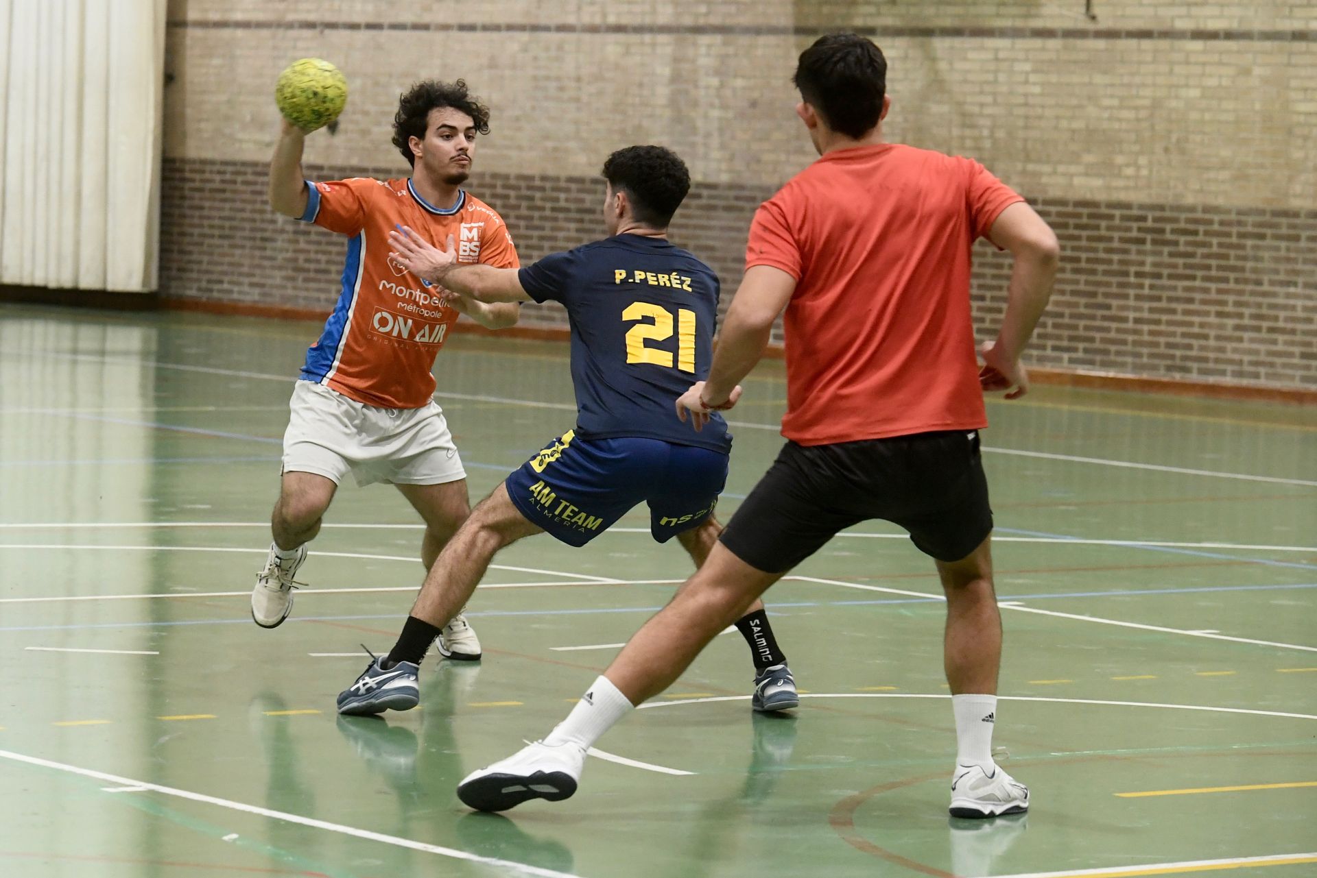 Entrenamiento del UCAM Balonmano, en imágenes