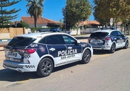 Vehículos de la Policía Local de San Javier, en una imagen de archivo.