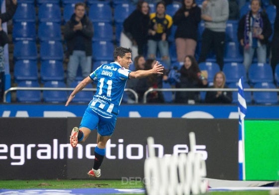 Davo celebra en Riazor uno de los goles que el nuevo jugador del Real Murcia anotó con la camiseta del Deportivo de La Coruña.