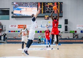 Las imágenes del Nymburk-UCAM (85-70)