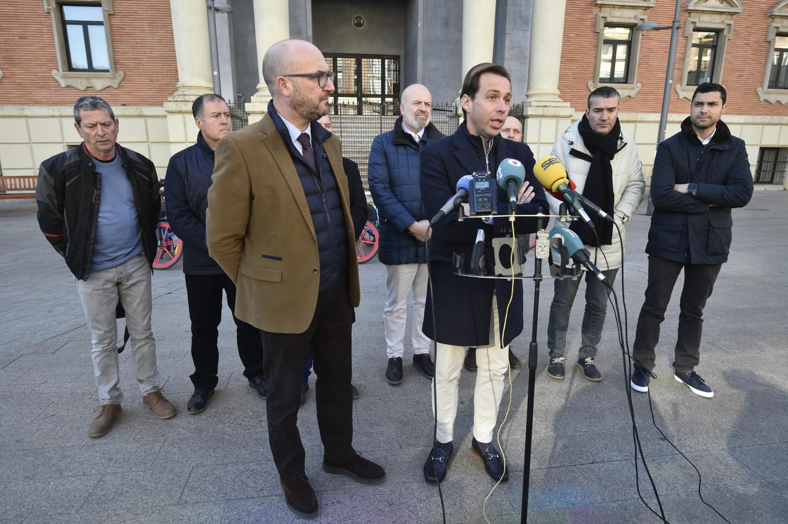 Las imágenes del estreno de las bicicletas eléctricas de alquiler en Murcia