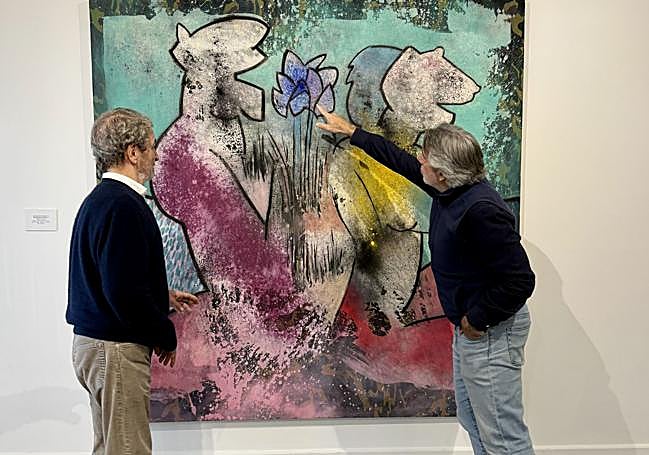 Visita al Museo Gabarrón de Mula. El artista Eduardo Chillida Belzunce con Cris Gabarrón, ante un cuadro de Cristóbal Gabarrón.