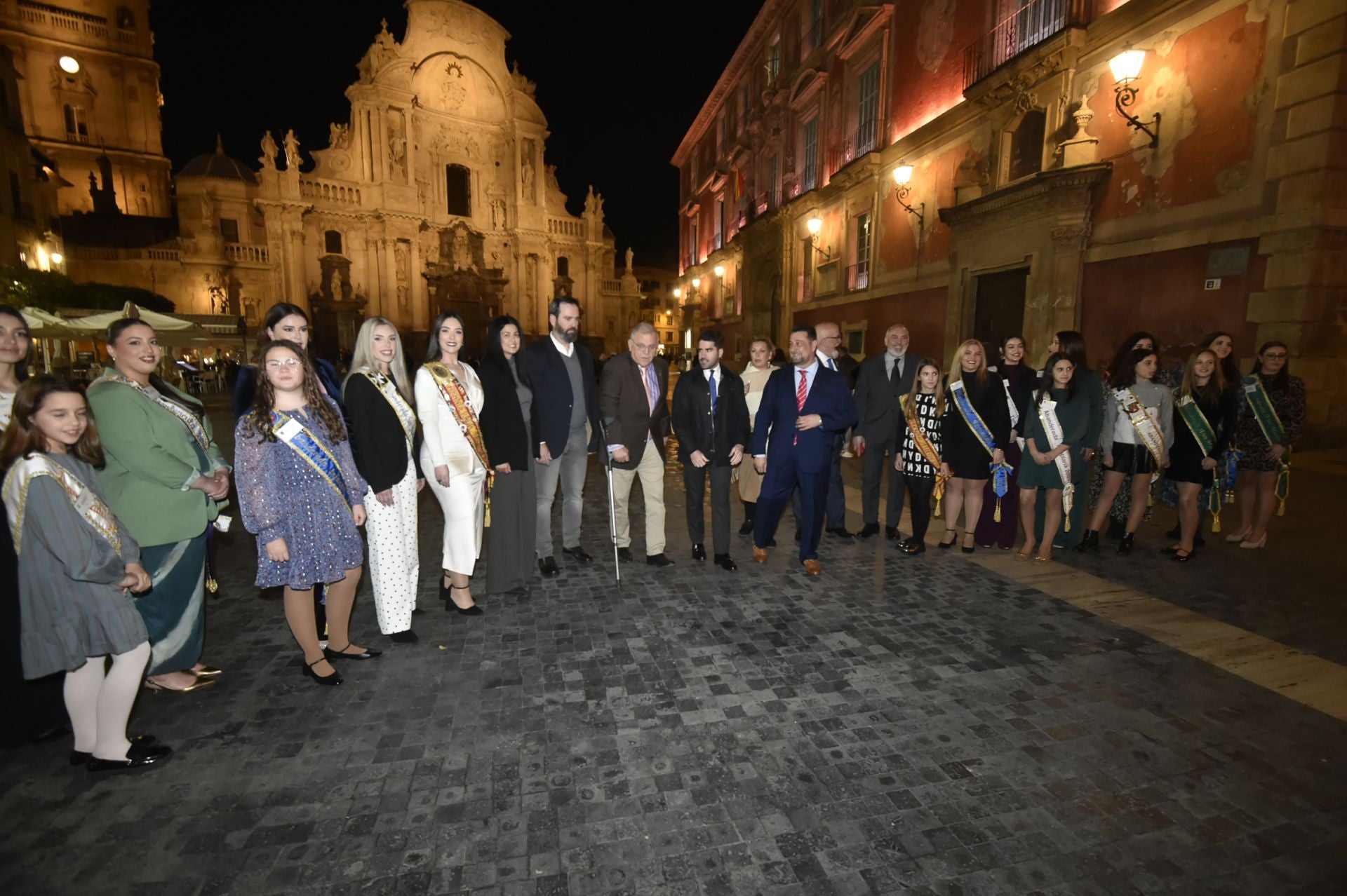 Presentación de las candidatas a abanderadas de Moros y Cristianos de Murcia, en imágenes