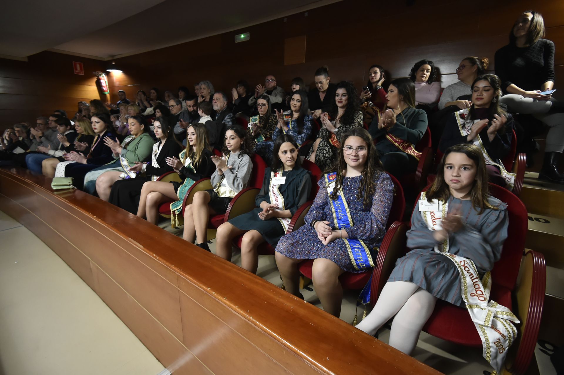 Presentación de las candidatas a abanderadas de Moros y Cristianos de Murcia, en imágenes