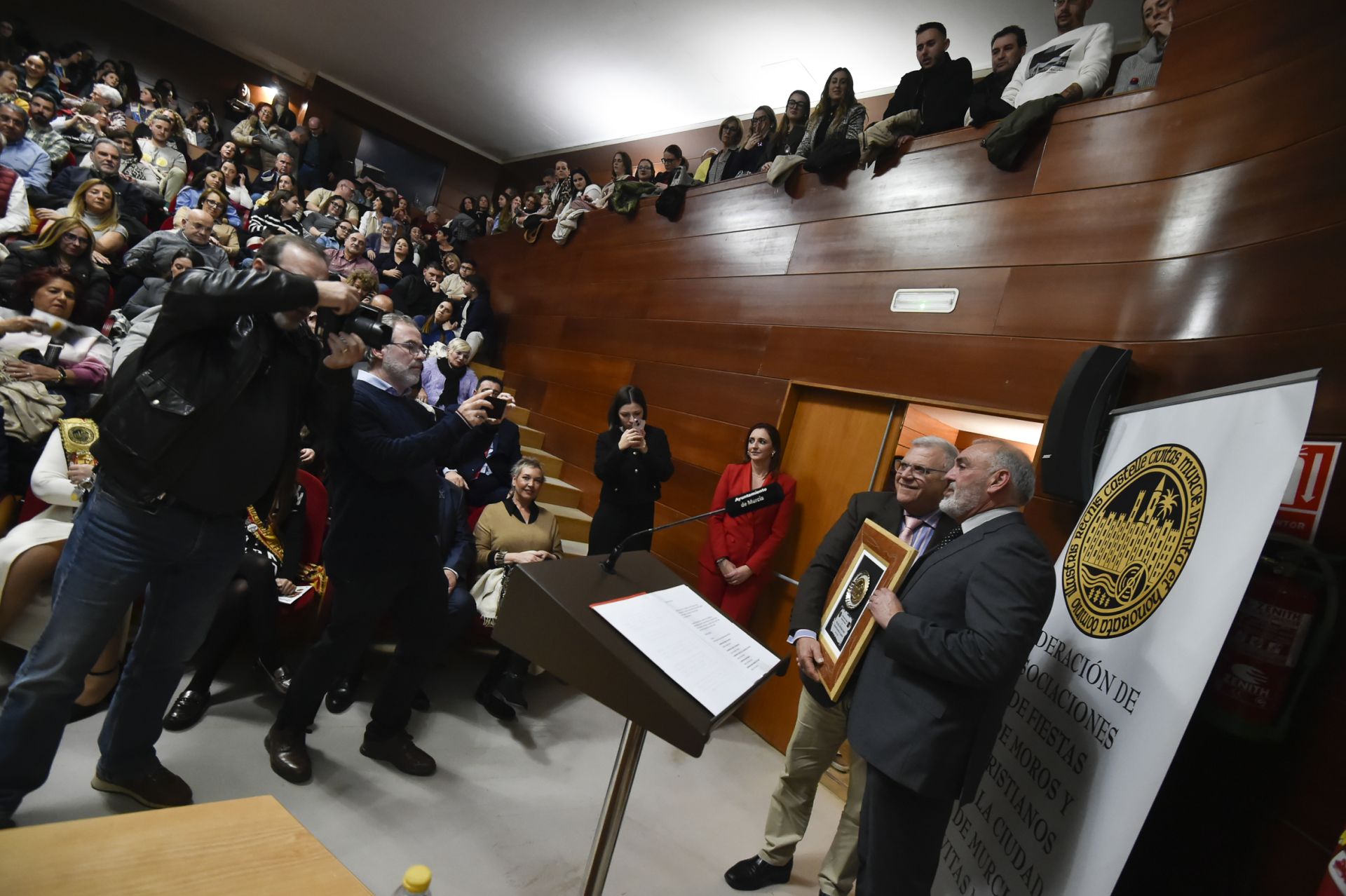 Presentación de las candidatas a abanderadas de Moros y Cristianos de Murcia, en imágenes