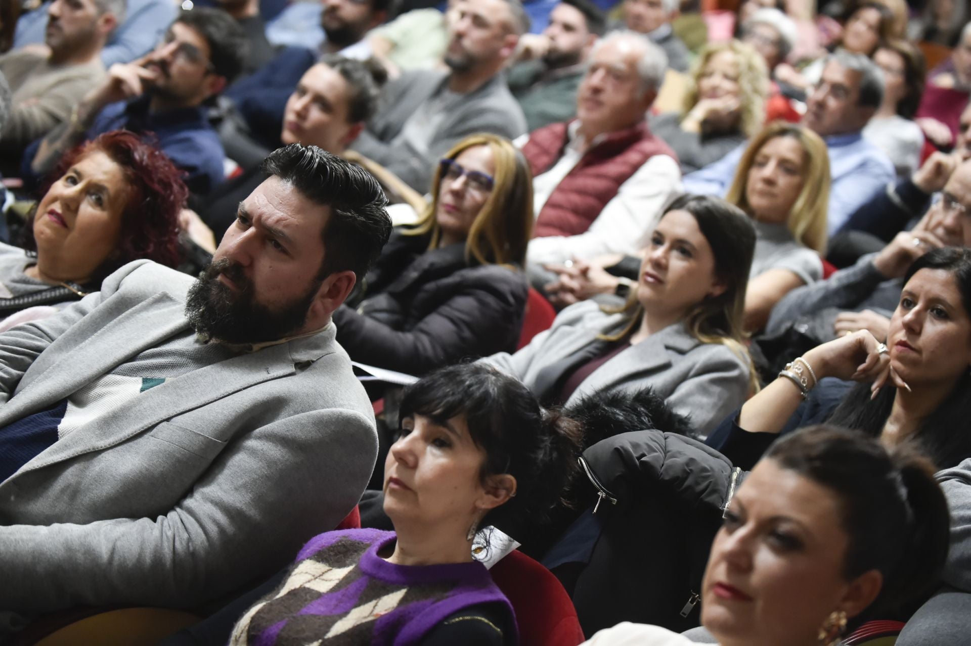 Presentación de las candidatas a abanderadas de Moros y Cristianos de Murcia, en imágenes