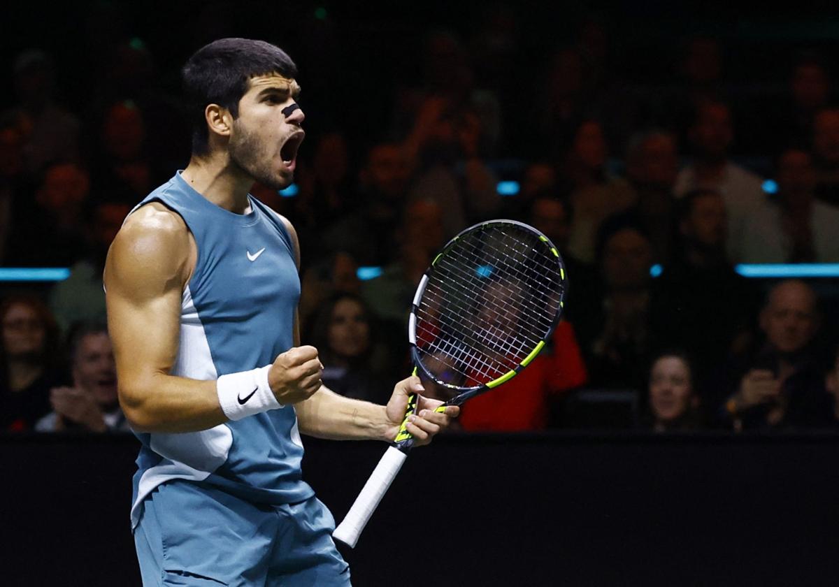 Carlos Alcaraz ayer ante Hubert Hurkacz en semifinales de Róterdam.