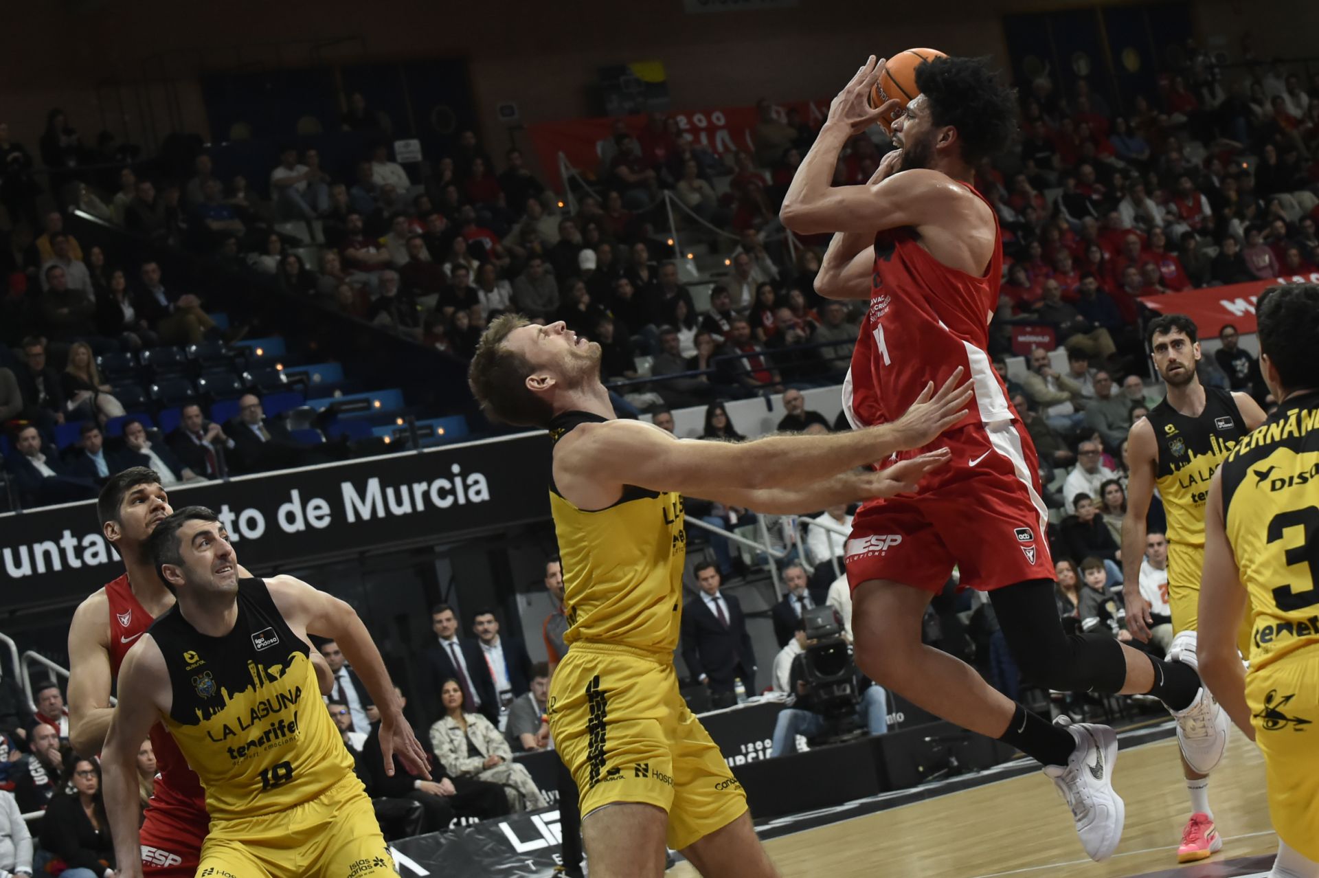 Las imágenes de la derrota del UCAM Murcia contra La Laguna