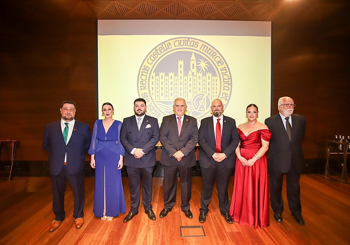 Los felices nuevos Infante Alfonso y su Dama y Aben Hud y su Favorita, ayer.