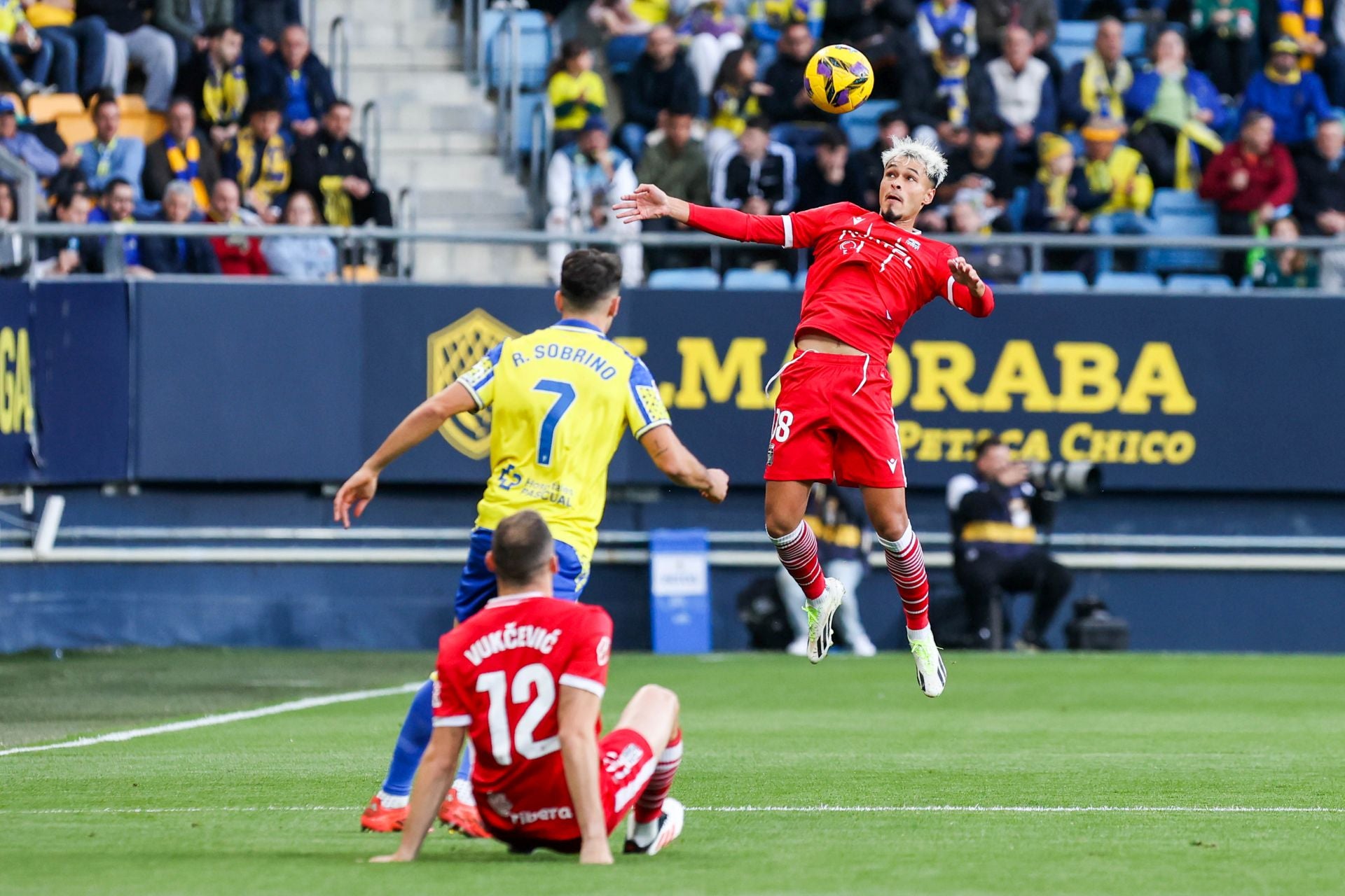 La derrota del Cartagena frente al Cádiz, en imágenes