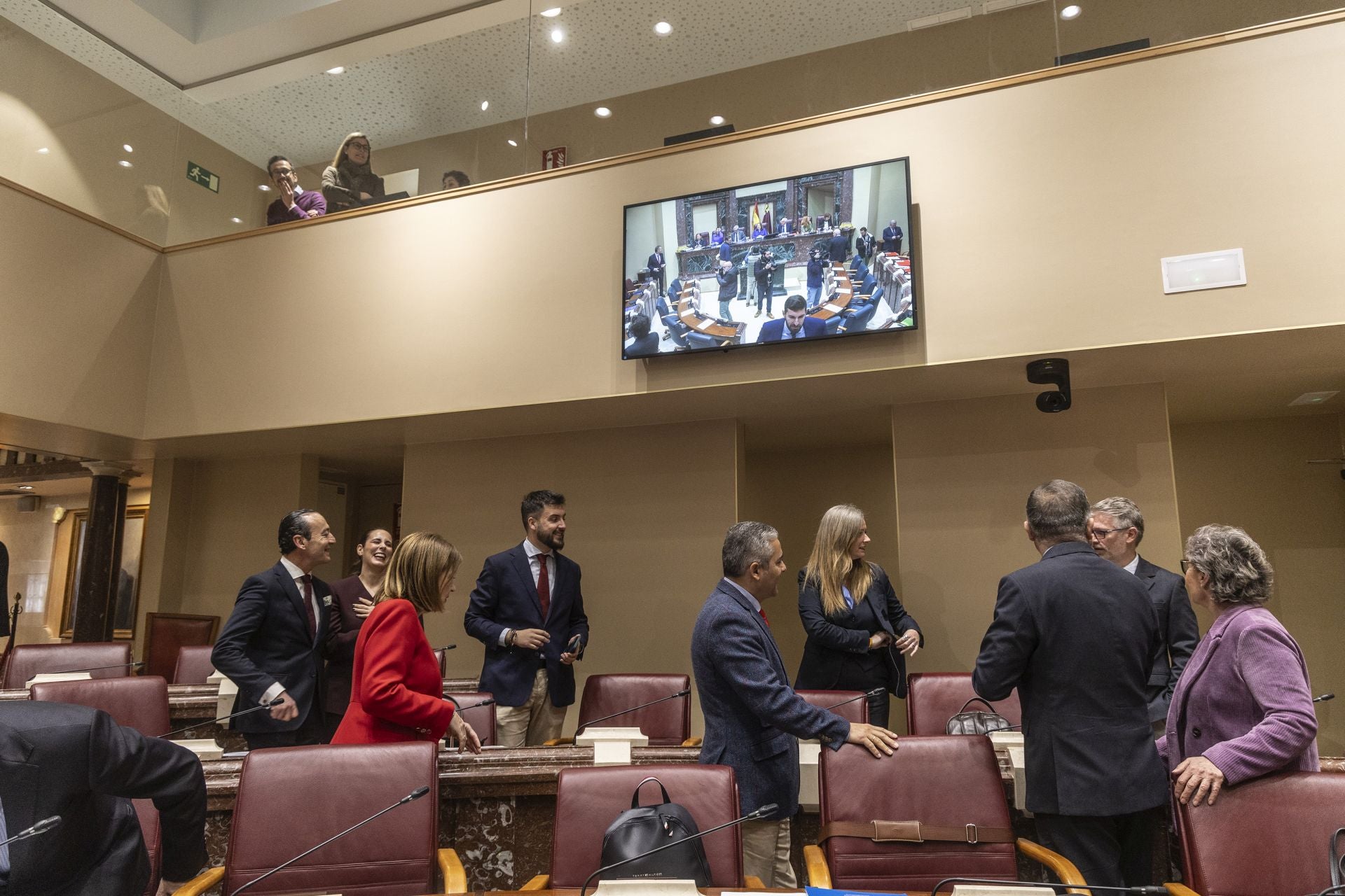 En imágenes, la Asamblea celebra el primer pleno tras su reforma