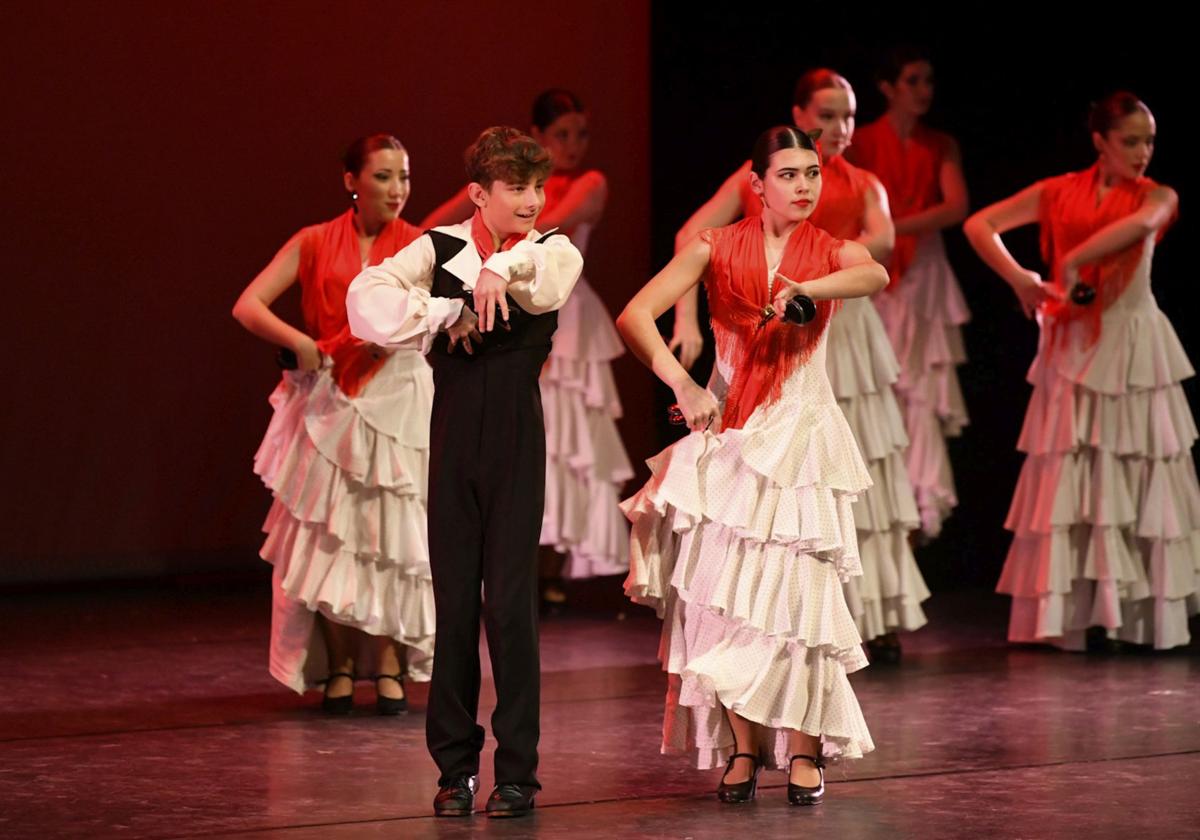 La primera gala de este miércoles del Conservatorio de Danza de Murcia, en imágenes