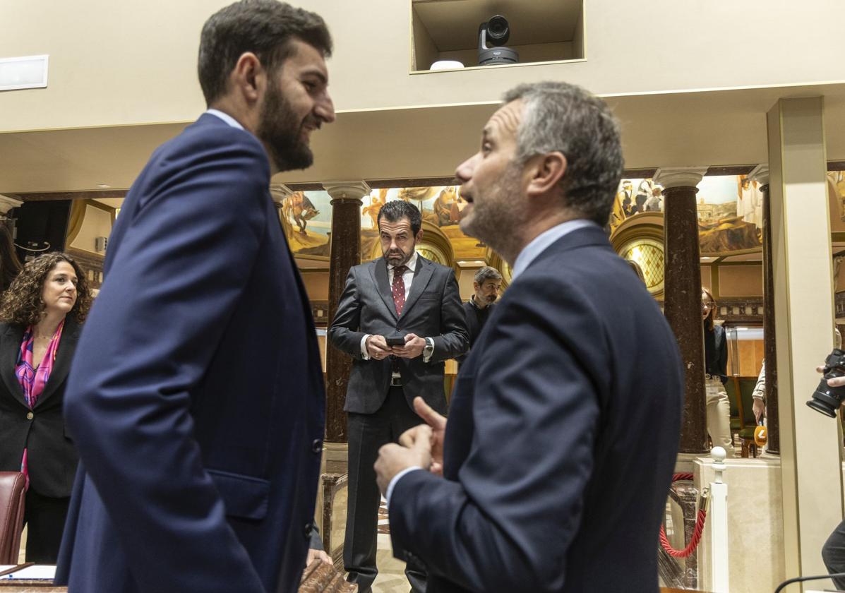 José Ángel Antelo y Joaquín Segado, este martes, en la Asamblea Regional.