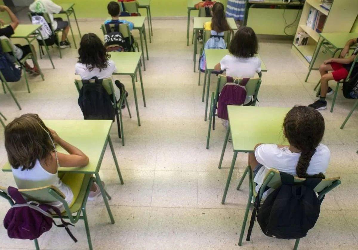 Alumnos en un colegio de la Región de Murcia, en una fotografía de archivo.