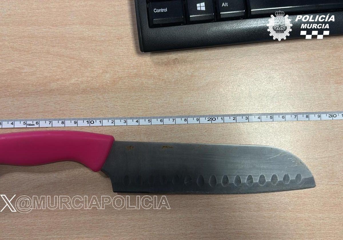 El cuchillo incautado por la Policía Local de Murcia.