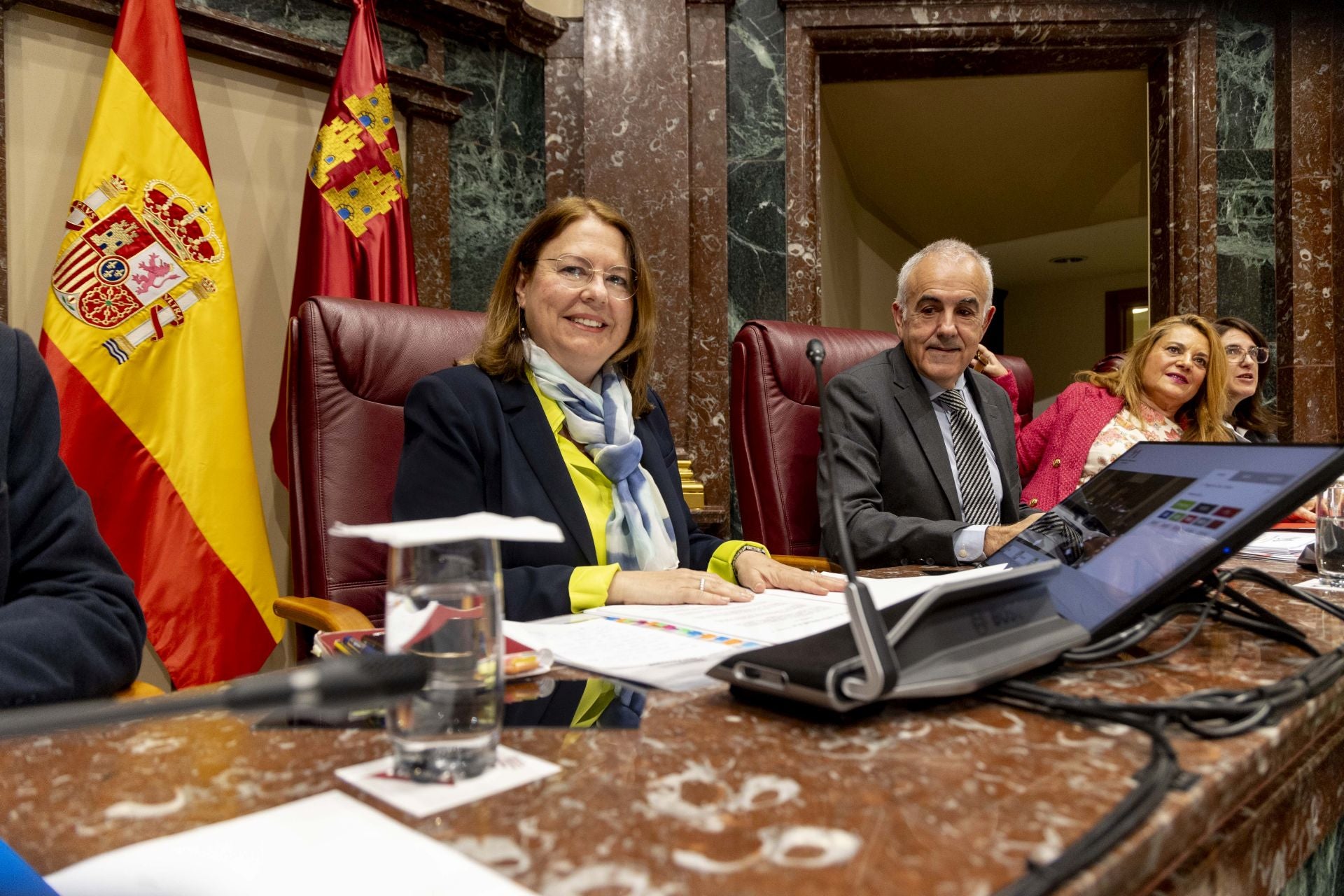 El Pleno de la Asamblea Regional de este viernes, en imágenes