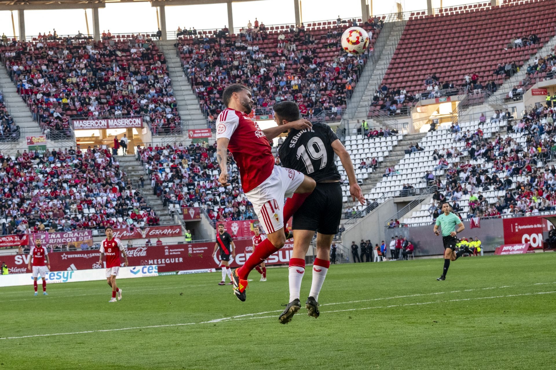 La derrota del Real Murcia frente al Sevilla Atlético, en imágenes