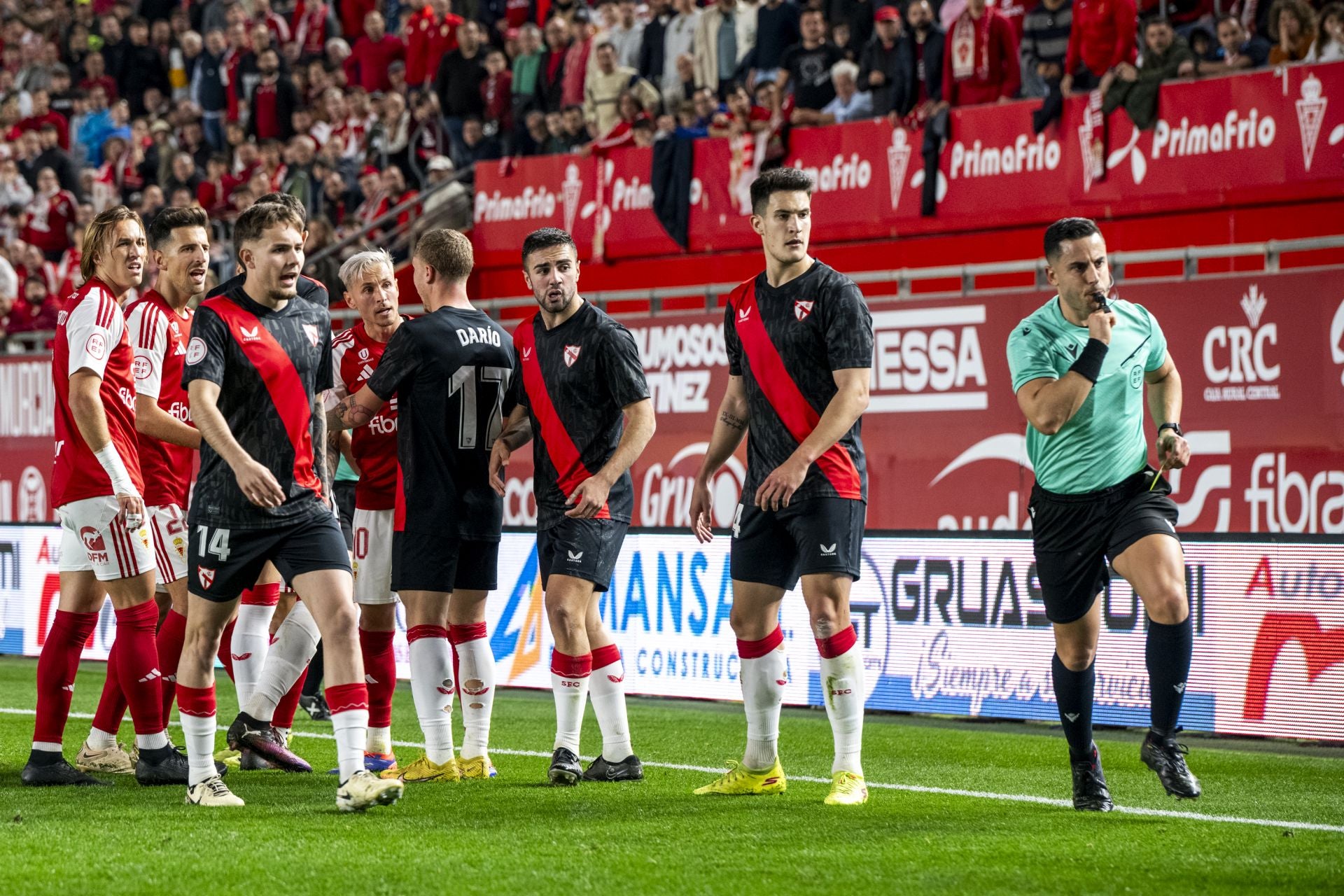 La derrota del Real Murcia frente al Sevilla Atlético, en imágenes