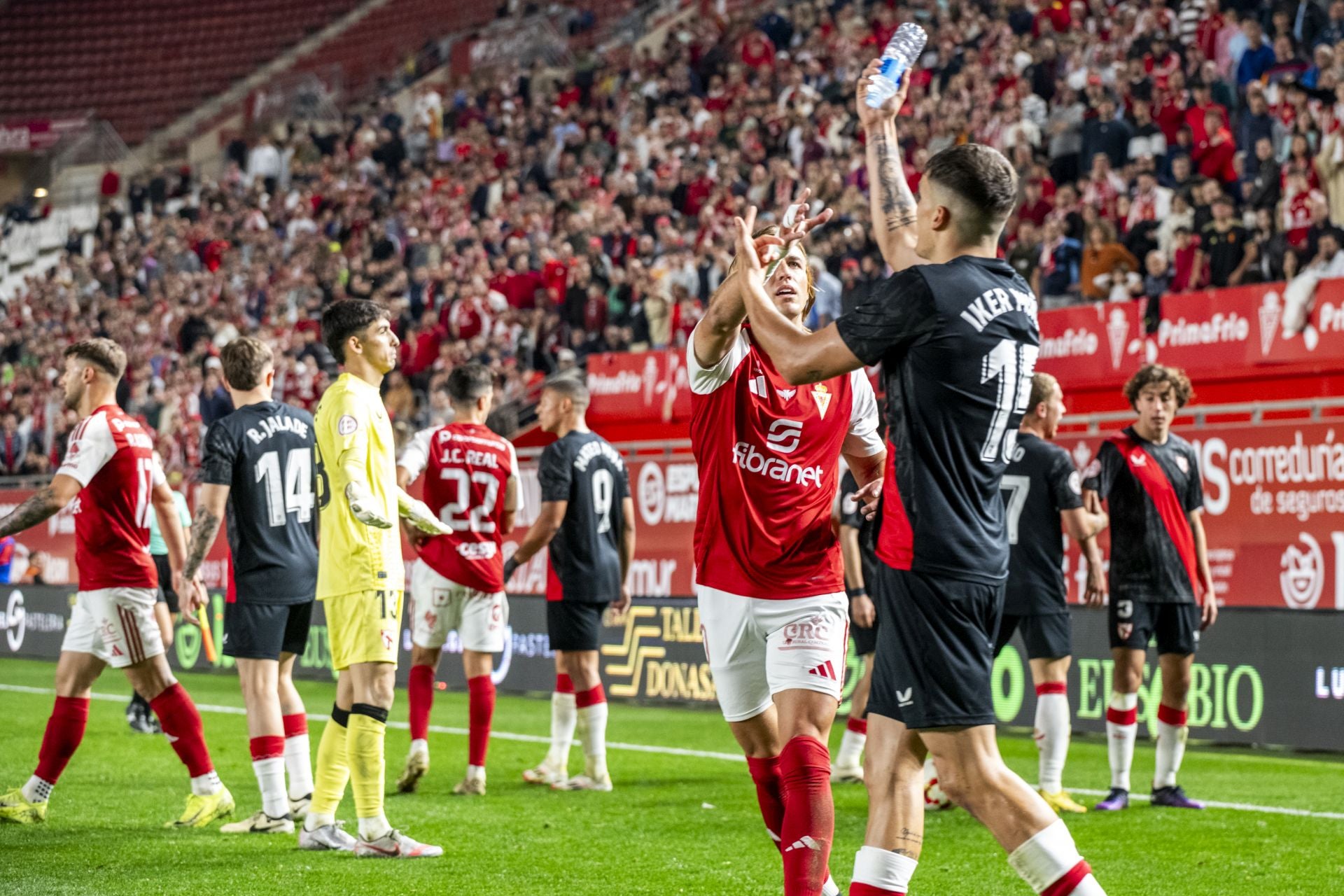 La derrota del Real Murcia frente al Sevilla Atlético, en imágenes