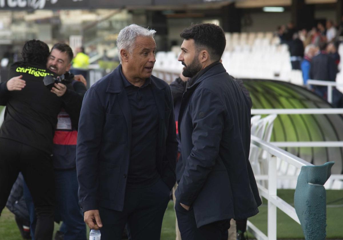 Pellicer y Romo, ayer, charlan antes del partido.