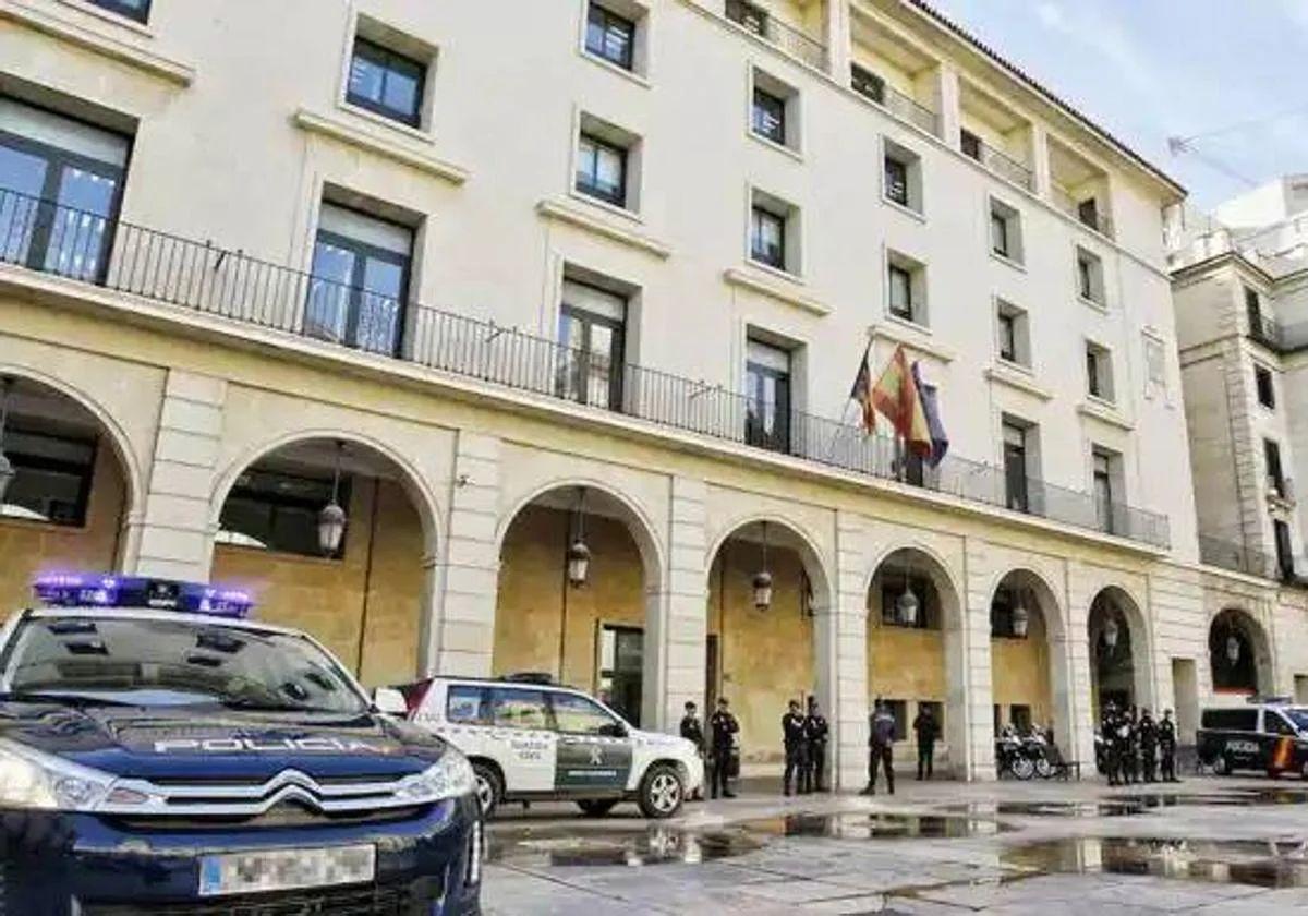 Edificio de la Audiencia Provincial de Alicante, en una imagen de archivo.