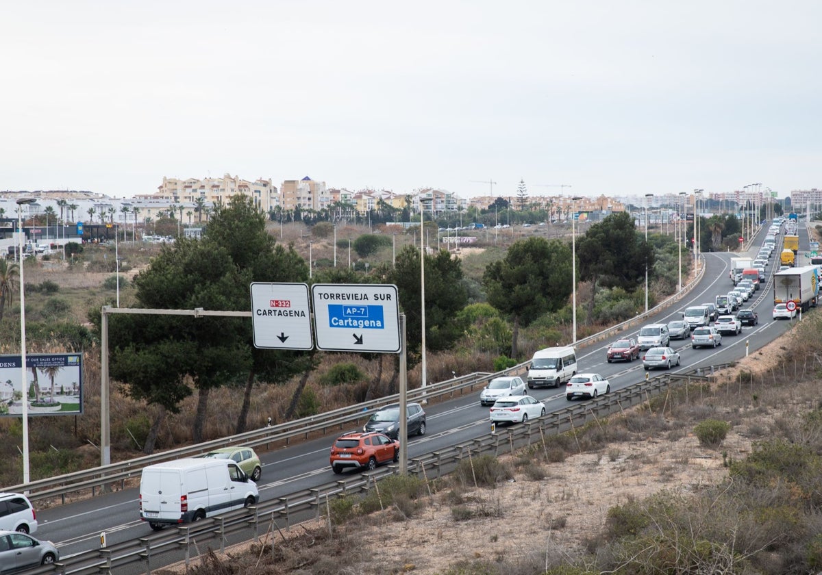 Retenciones en la N-332, a su paso por Torrevieja