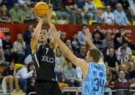 Dylan Van Eyck, en el partido de esta temporada contra el Palencia.