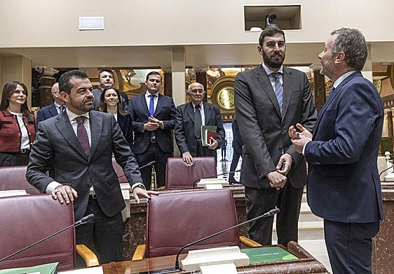 José Ángel Antelo y Joaquín Segado, este martes, en la Asamblea Regional.