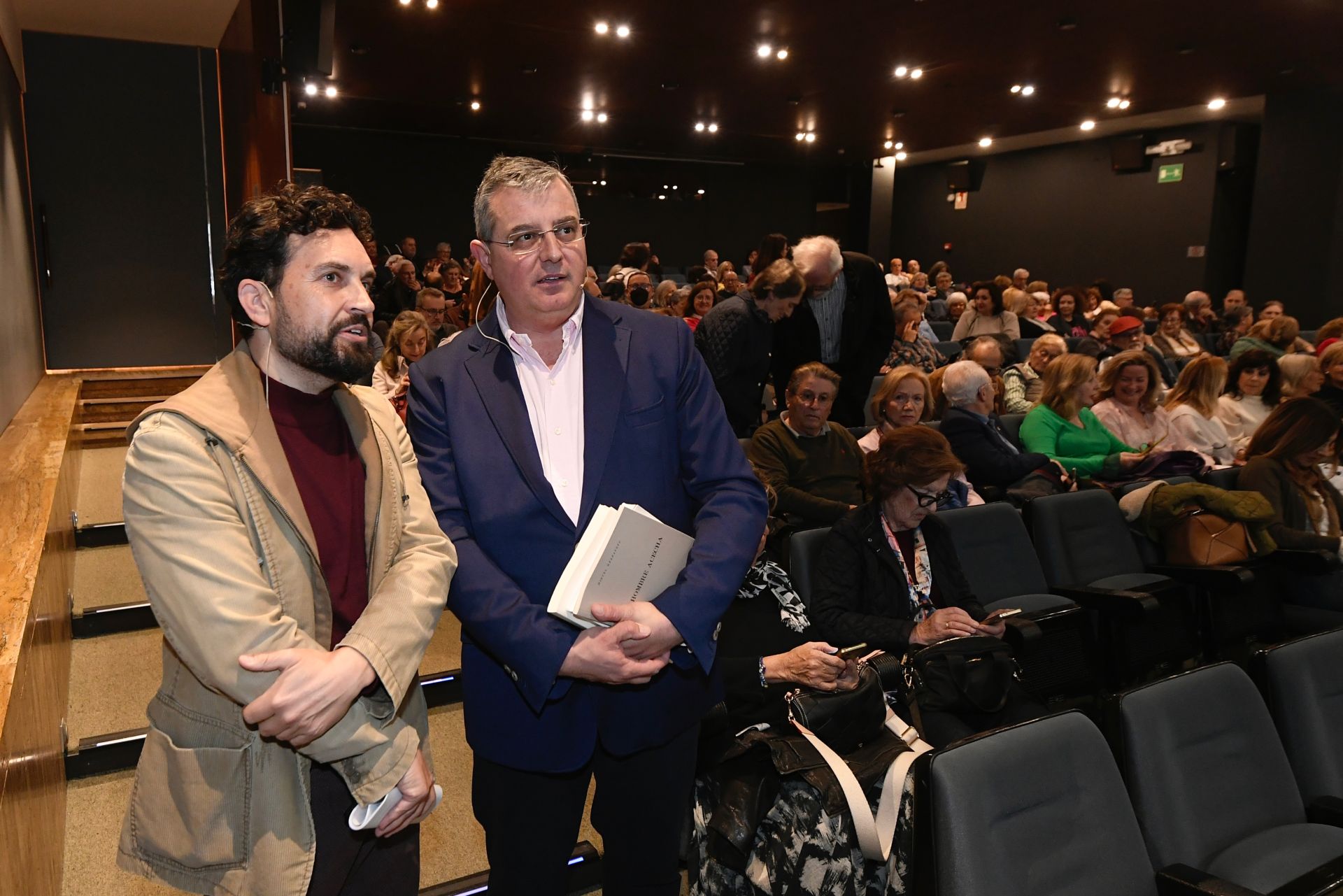 Aitor Larrabide en el Aula de Cultura de LA VERDAD, en imágenes