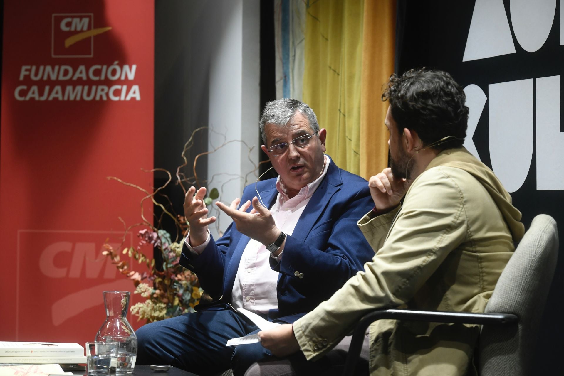 Aitor Larrabide en el Aula de Cultura de LA VERDAD, en imágenes