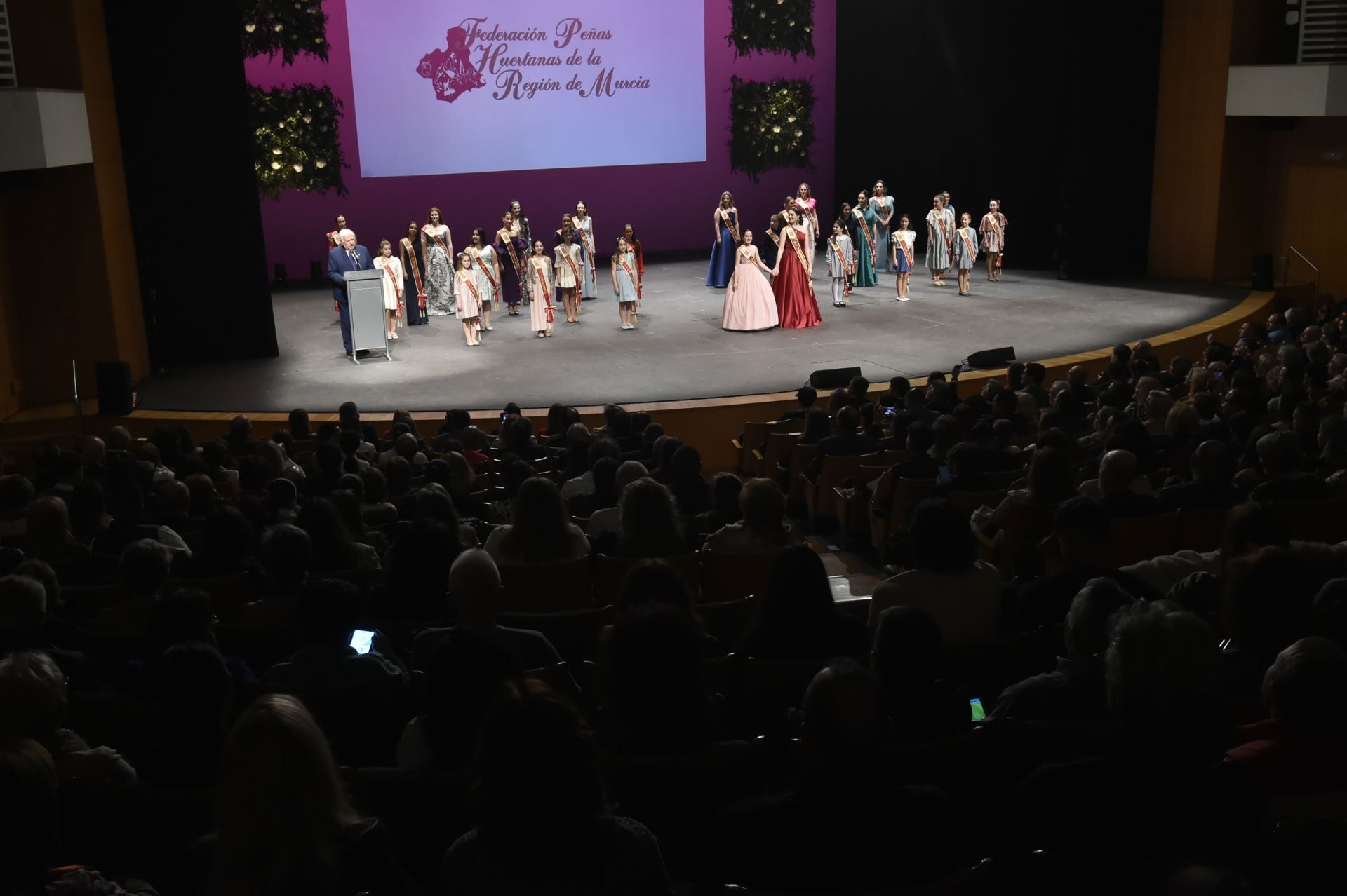 Presentación de las 62 candidatas a Reinas de la Huerta, en imágenes