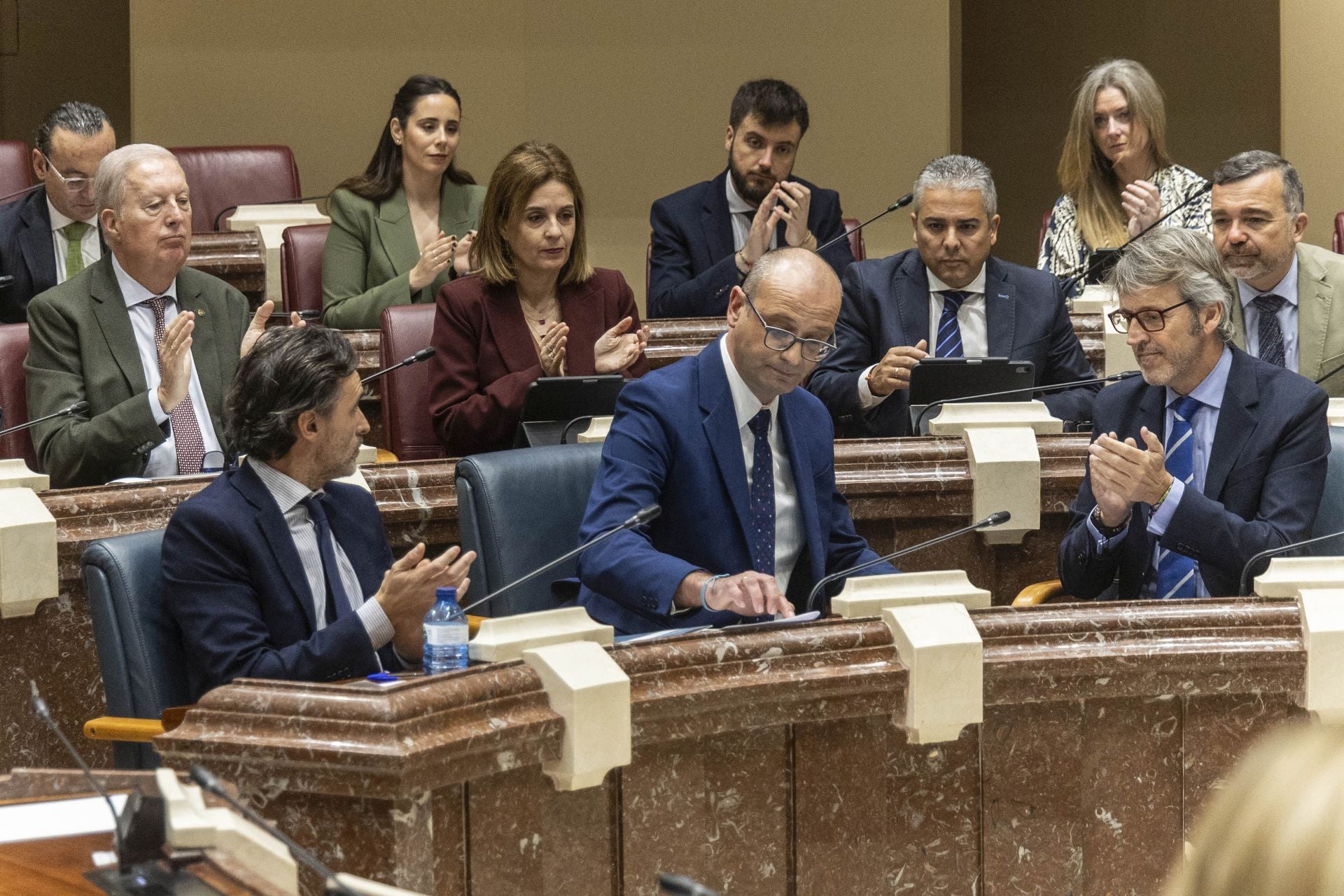 El Pleno de la Asamblea Regional de este viernes, en imágenes